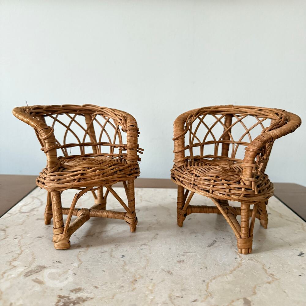 Vintage Rattan Wicker Furniture Set of 4 For Barbie or Dollhouse Chairs Table - Picture 7 of 10